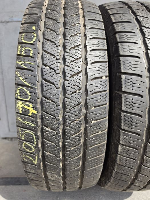 2 бр.  гуми за бус  205/70/15C Continental 9 mm DOT 4516