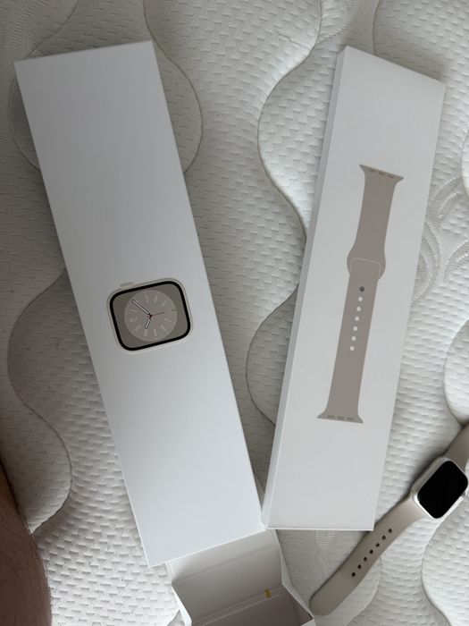 Apple watch series 8 41mm Starlight Aluminium Case