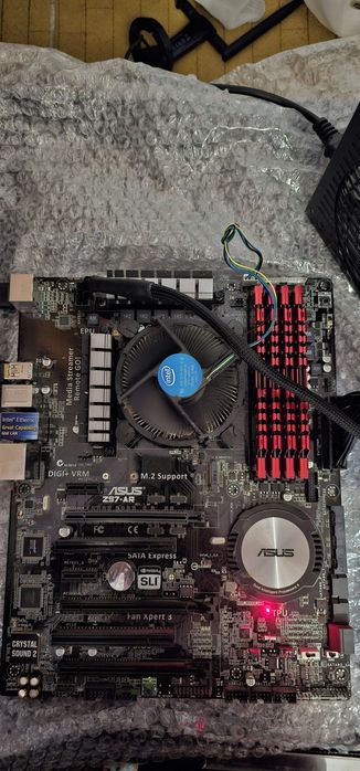 KIT Gaming i7 4790K+ Placa de baza ASUS Z97-AR +16 GB la 450 ron