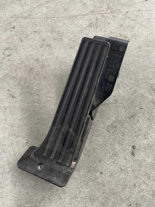 Pedala acceleratie Bmw cod 6793743