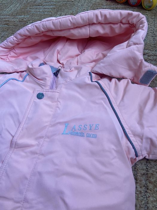 Продам зимний комбинезон для девочки