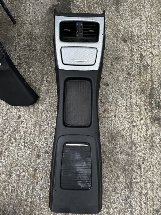 Cotiera spate bmw e92 scrumiera spate e92 grila ventilatie e92