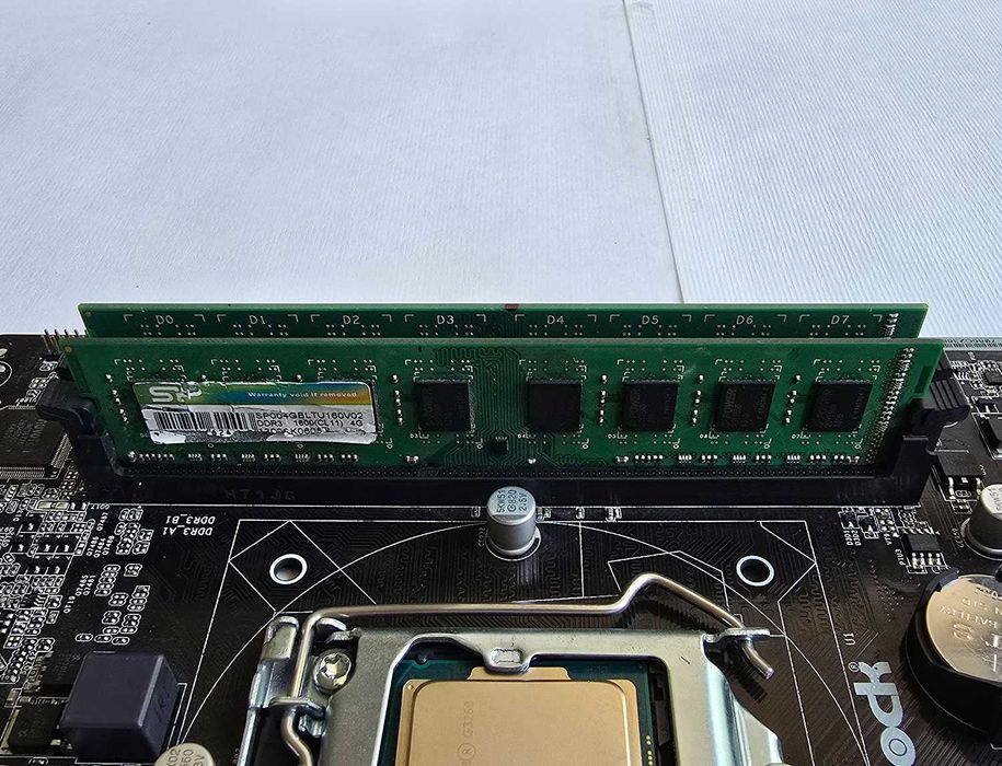 Комплект дъно, процесор и рам ASROCK h81 Pro + Pentium G3260 + 8Gb Ram