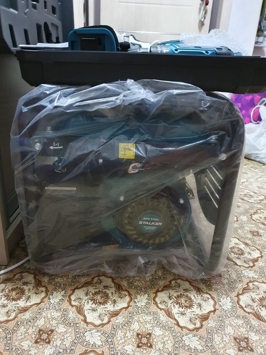 Продам Бензиновый генератор STALKER SPG-3700