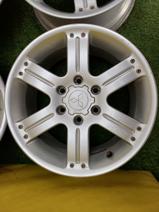 Диски R18 6×139.7 на Mitsubishi Pajero.