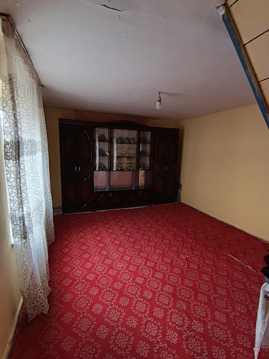 Uy sotiladi dom 4 xona