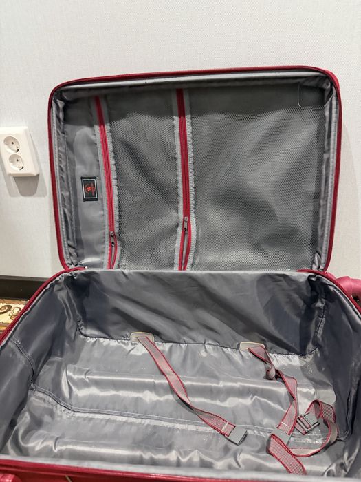 Чемодан хорошего качества