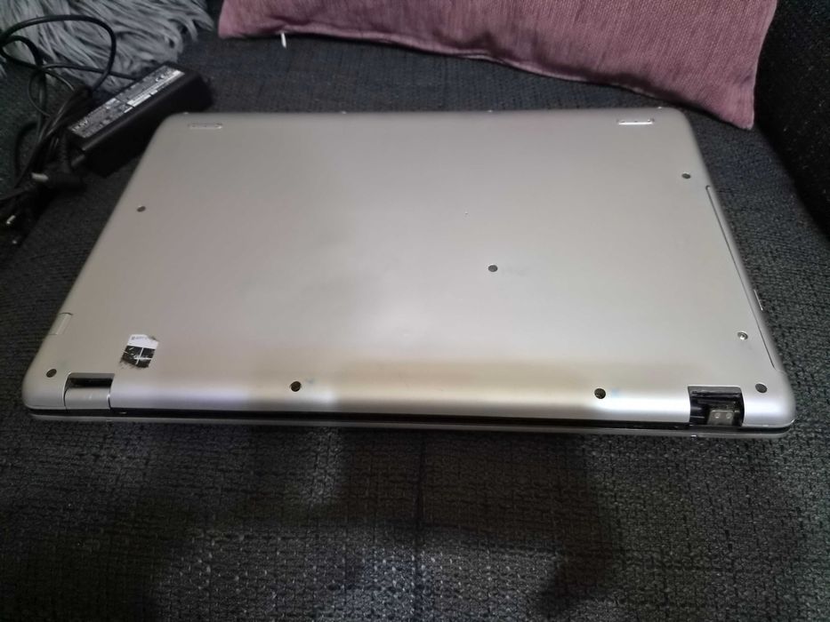 Laptop Sony 15 inch, display cu touchscreen SVF15A1S2ES