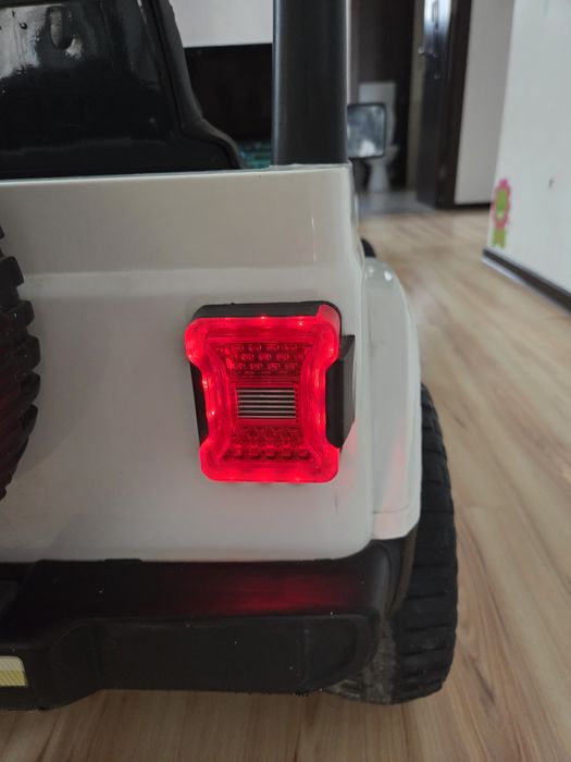 Masinuta electrica Jeep Rubicon cu Baterie NOUA
