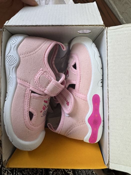 Детские сандали