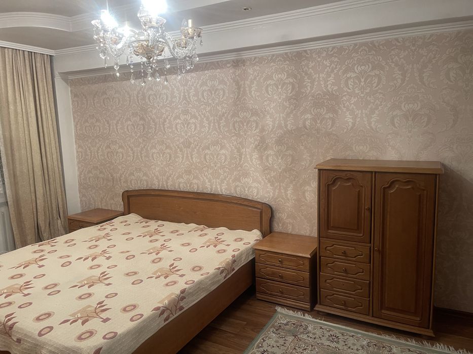 Продам квартиру 3-х комнатную
