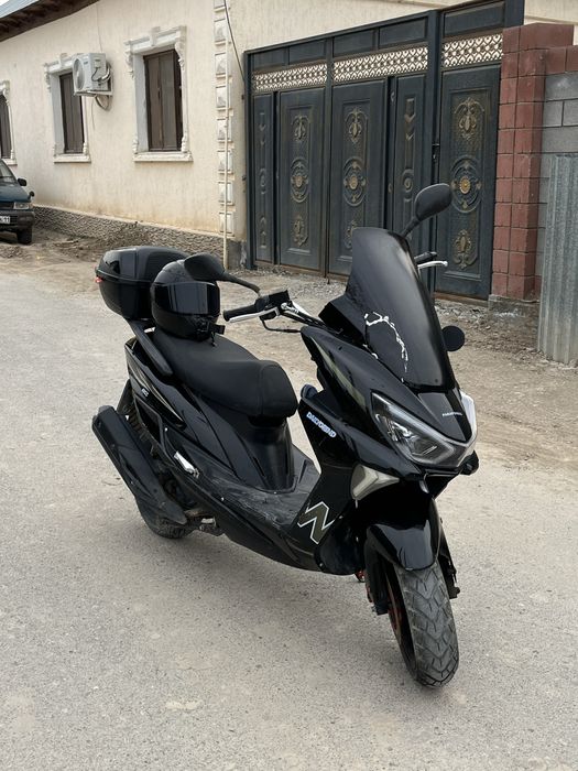 Мопед Maxi скутер 150 куб