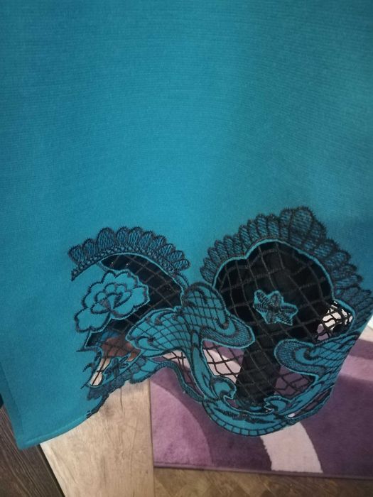 Дамско сако с рязана бродерия