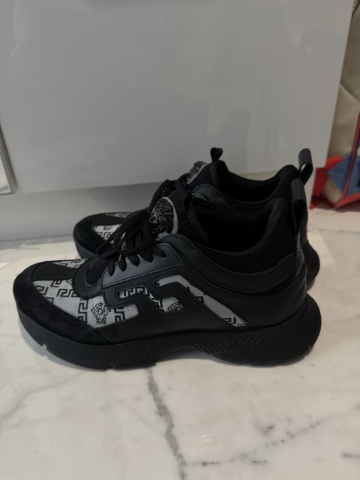 Сникърси Versace