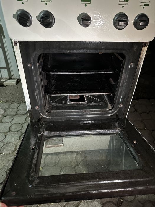 Srochniy Gaz plita ayibi yoq.