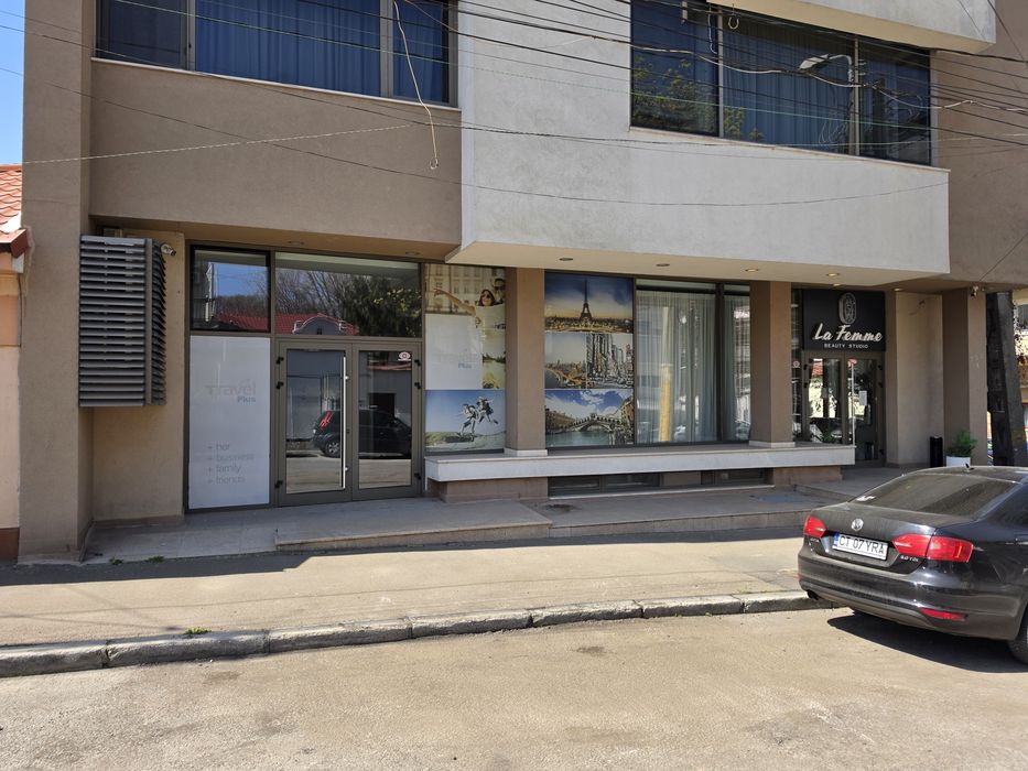 Spațiu comercial