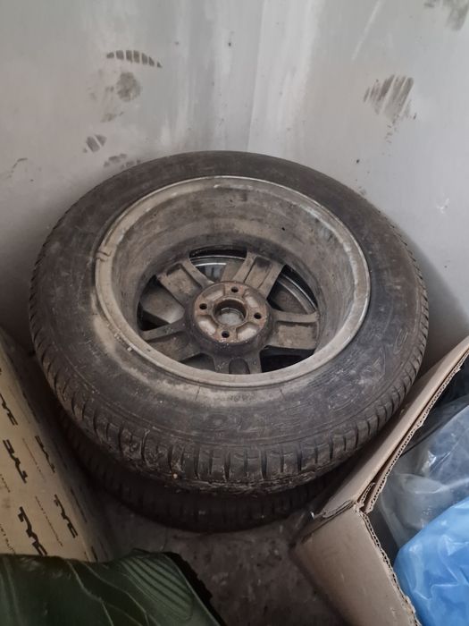 Vând 4 roți vară Chevrolet (jante + anvelope)