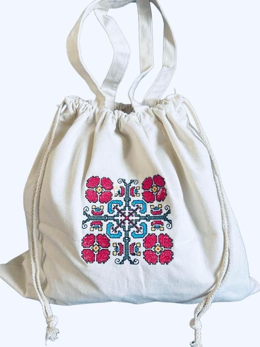 Чанта с бродирана шевица