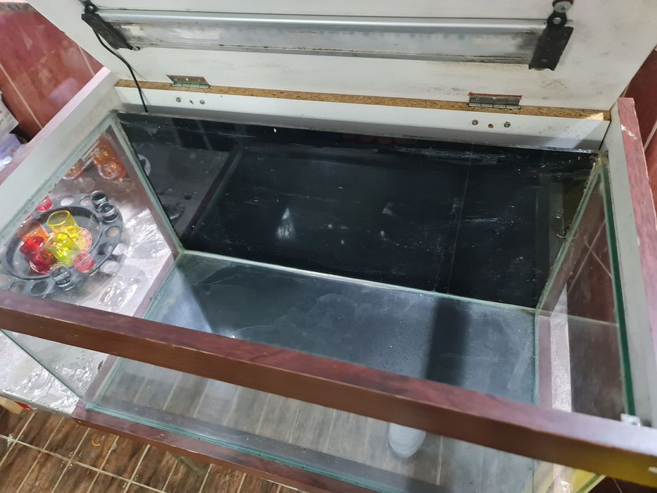 Acvariu 86L de vanzare