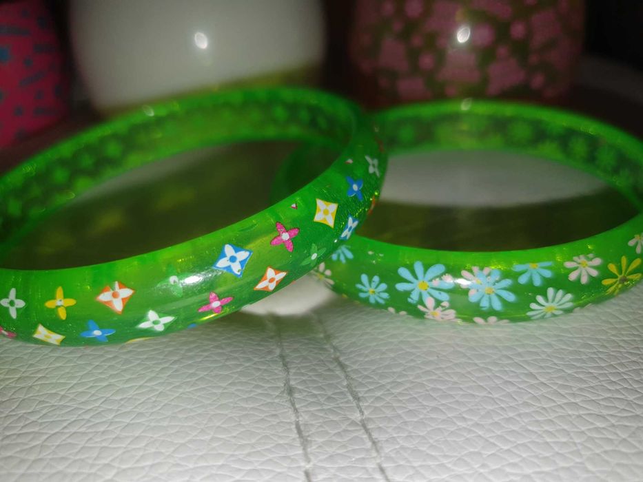 Пластмасови шарени гривни - 6 броя