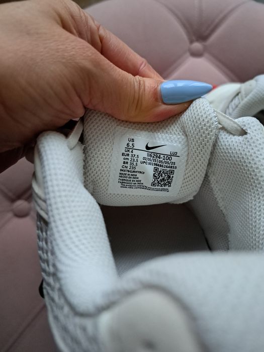 Дамски маратонки Nike