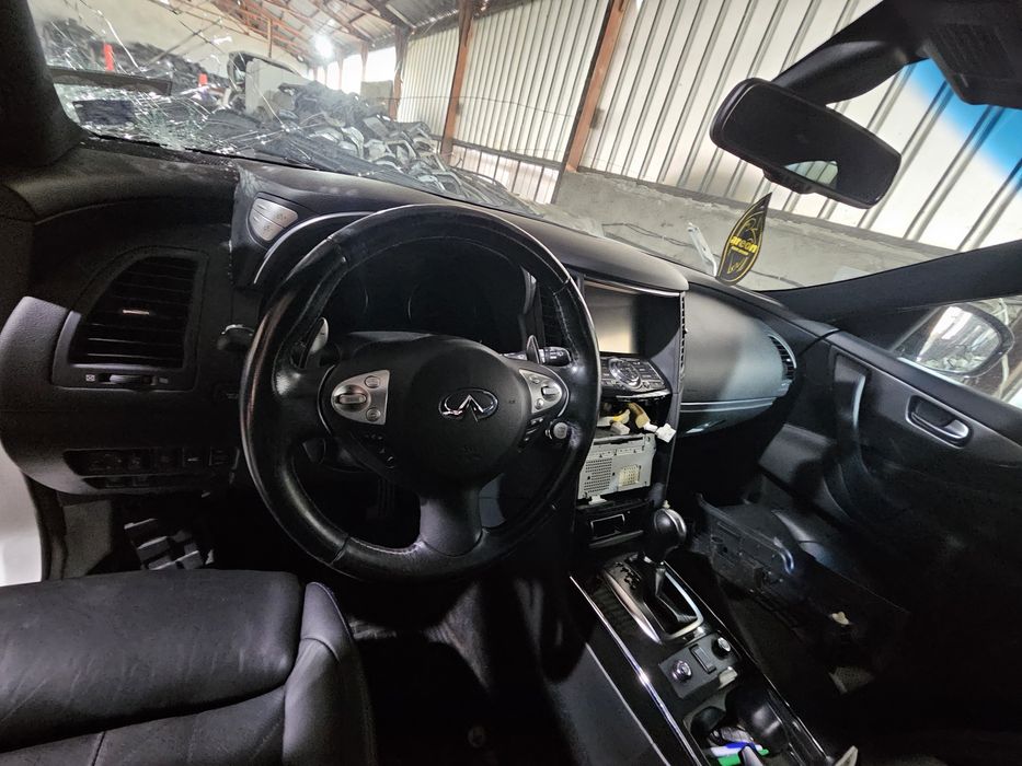 Табло за Infiniti QX70s