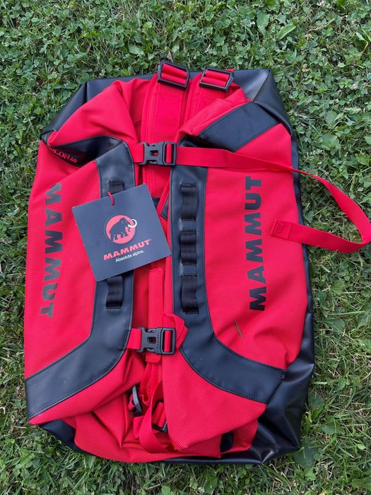 Corturi  saci dormit saltele ghiozdane de drumeție genți