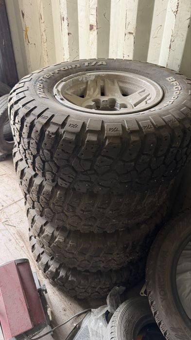 Продам шины с дисками 31x10.50R15LT
