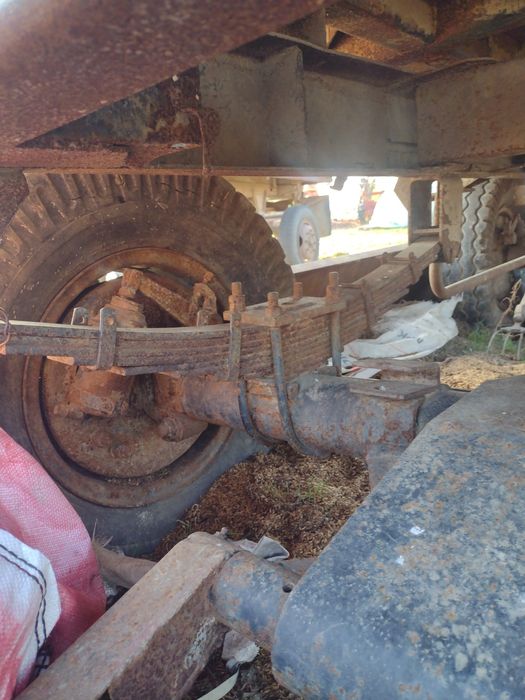 Remorca 5 tone pe pivoti