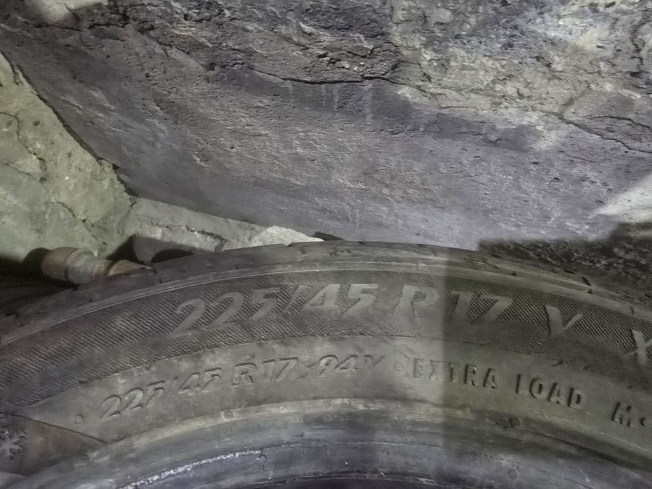 Продам зимнию резину на 17