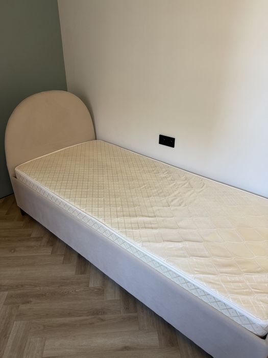 Продам кровать 90*200