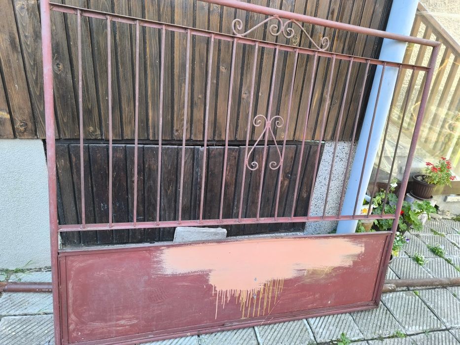 Дворни метални врати