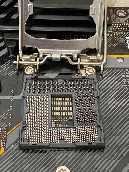 Placa de baza Asus TUF Gaming B460M PLUS LGA1200 gen 10-11 defecta