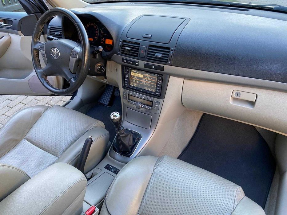 Toyota Avensis T25 D-CAT 2.2 facelift din 2007