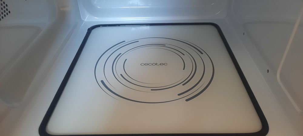Микровълнова Cecotec FlatBed