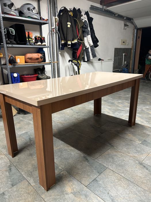 Masă 8 persoane din pal