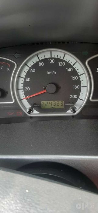 Yil 2008 yurgani 224000 km narxi 3800 kelishiladi mator sons