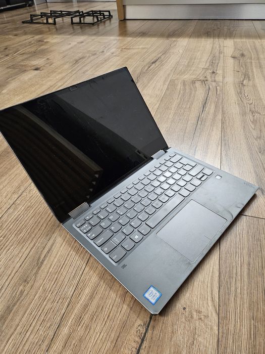 Dezmembrez Lenovo yoga 720 13ikb Intel i5 gen 8th placa de baza funcțională, display spart.