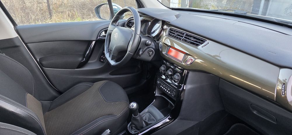 Citroen C3/Polo/Corsa/ 1.4benz 2012