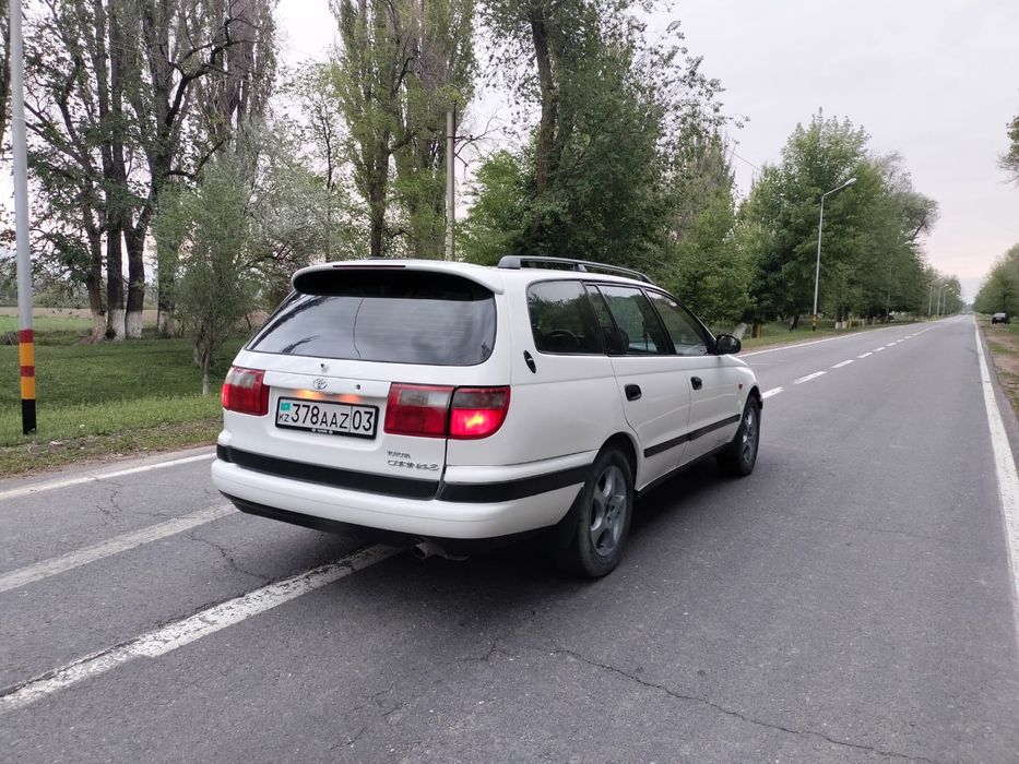 Продам тайёту Карина е