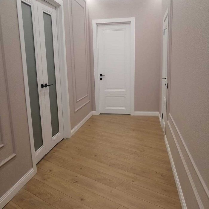 Ламинат,плинтуса,двери,галтели