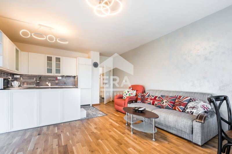 Продава се Тристаен апартамент в Варна, м-т Траката - 101 кв.м за 2228 €/кв.м - Снимка #6