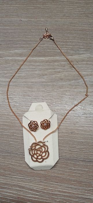 Комплект-Медальон и Обици с Позлатено покритие и Циркони! НОВО!