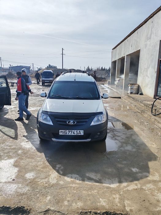 Sotiladi Lada Largus cross