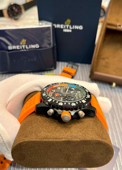 Breitling Endurance Pro черно/оранжево