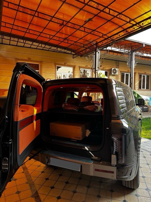 BYD Yangwang U8  Gibrid