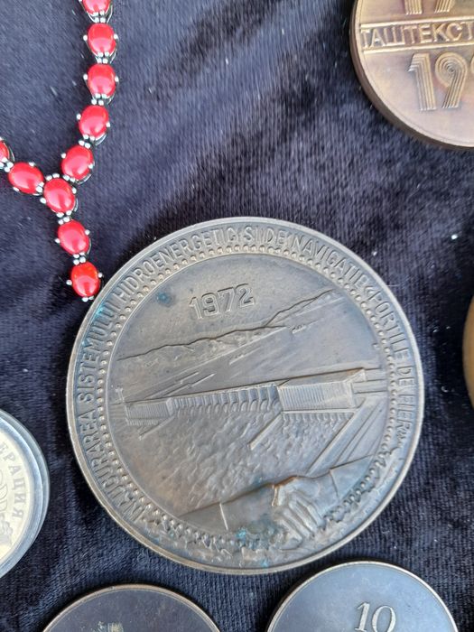 500 so'm va 200 so'm, Tangalar faqat sotiladi sotib olinmidi