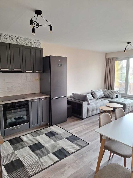 Дава се под наем Тристаен апартамент в София, Младост 2 - 80 кв.м за 799 € - Снимка #1