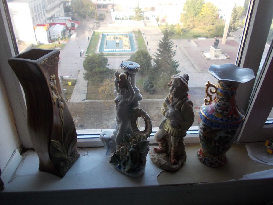 Bibelouri din portelan si altele