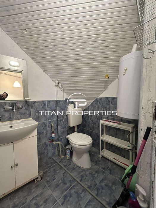 Дава се под наем Тристаен апартамент в Варна, Червен площад - 50 кв.м за 409 € - Снимка #9